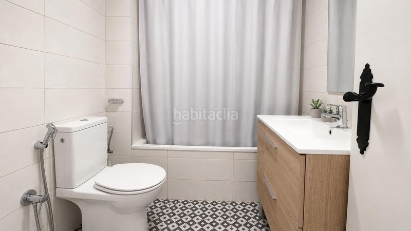 Foto a90b519a-63c5-4ea9-b10c-7d39a4b95e04. Apartament amb aparcament a Avenida Habaneras - Curva de Palangre Torrevieja