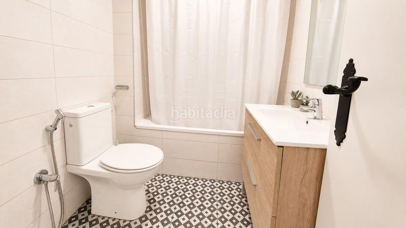 Foto c5798958-e79d-46b6-87ec-4801ac5ab116. Apartament amb aparcament a Avenida Habaneras - Curva de Palangre Torrevieja
