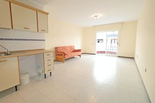 Studio in Zona Playa de los Locos. Acogedor estudio con balcón en playa de los locos
