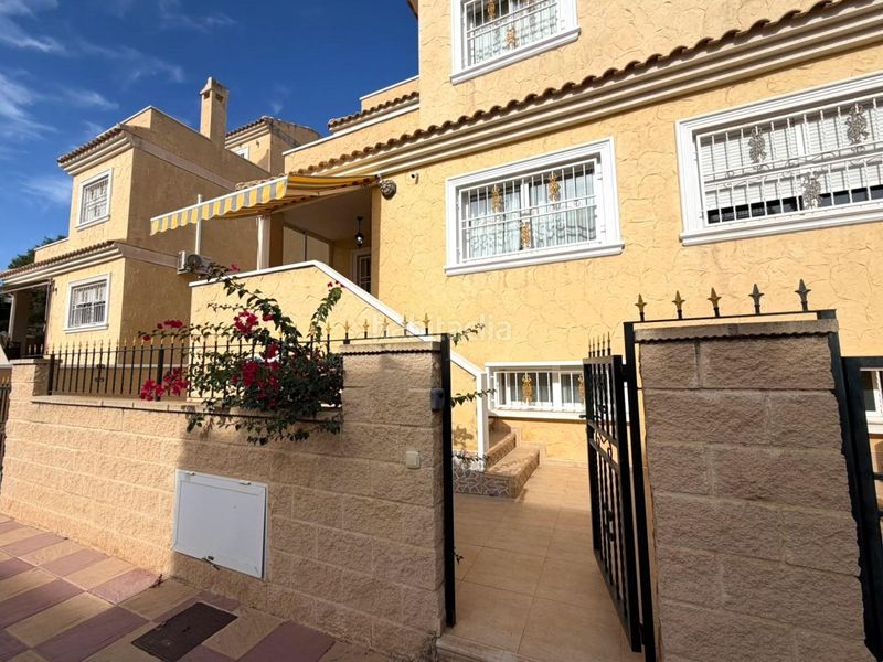 Foto 4c80e89e-844e-4e1e-9d7a-add8dc045c5d. Maison jumelée avec parking piscine dans Los Balcones-Los Altos Torrevieja