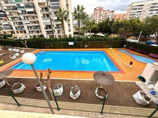 Apartament a Centro Urbano. Magnífico apartamento de 2 dormitorios con terraza, piscina y pa