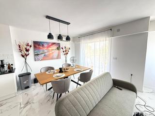 Apartament a Punta Prima. Luminoso apartamento de 2 habitaciones con piscina y garaje en p