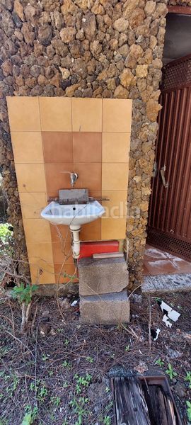 Foto 8ae6f018-1ea7-4562-bdeb-4add6fbb49e6. Finca rústica terreno con cuevas en Araya Candelaria