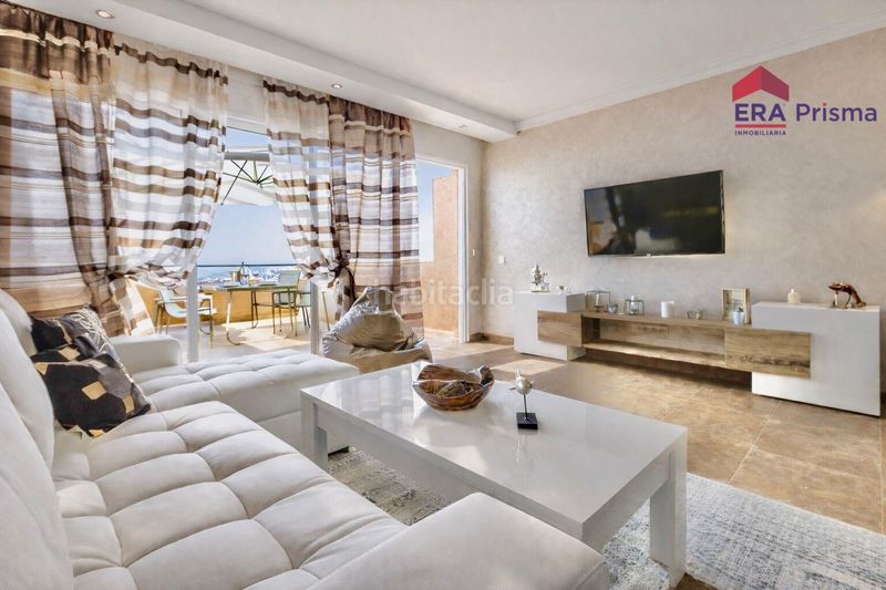 Foto 427423d3-dde1-4c2b-b3c4-f6c06d7f4f2d. Apartament amb piscina a Playa Fañabé Alto Adeje