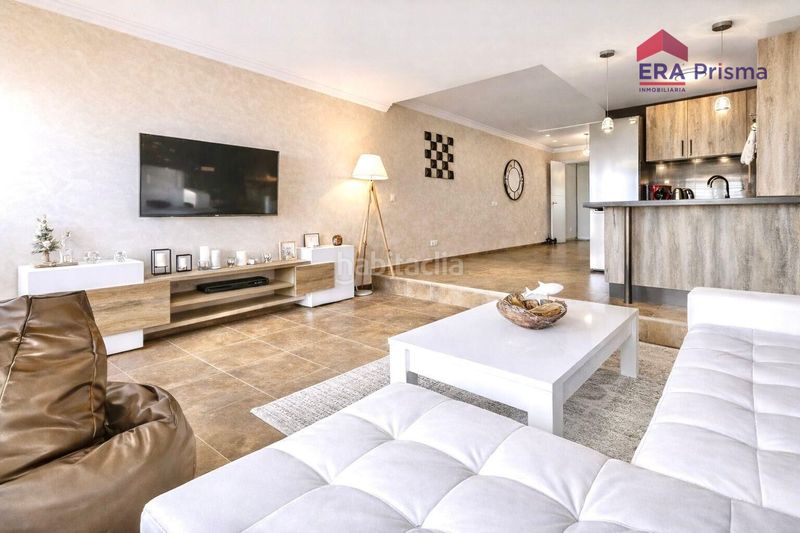 Foto 4a4e9905-e165-408b-aaf4-3f937ec46ba6. Apartament amb piscina a Playa Fañabé Alto Adeje