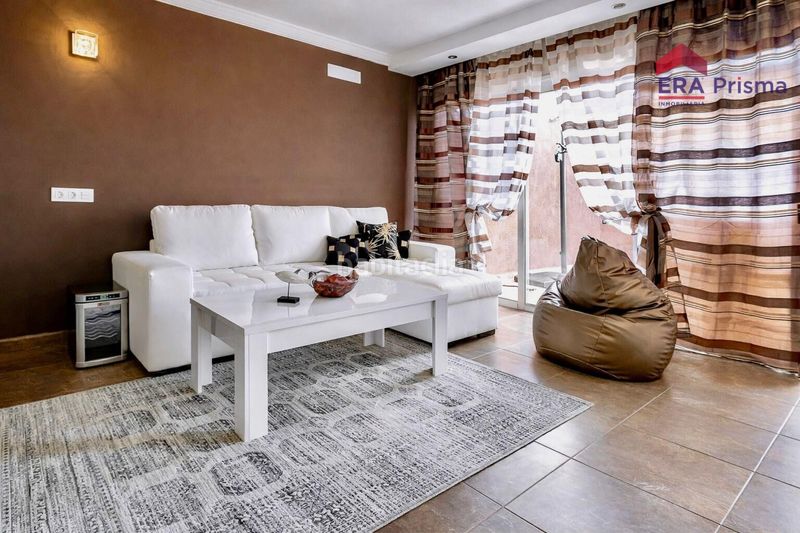 Foto 563f390d-7ee8-430f-913f-65ad2581585c. Apartament amb piscina a Playa Fañabé Alto Adeje