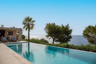 Xalet a Costa dels Pins. Luxurious villa with stunning sea views – a sanctuary of excelle