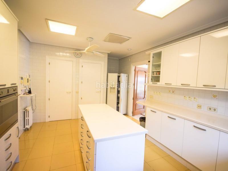 Foto 9aefe64b-5ef2-4c6b-b681-db98865a4f21. Chalet mit heizung pool in Marbesa Marbella