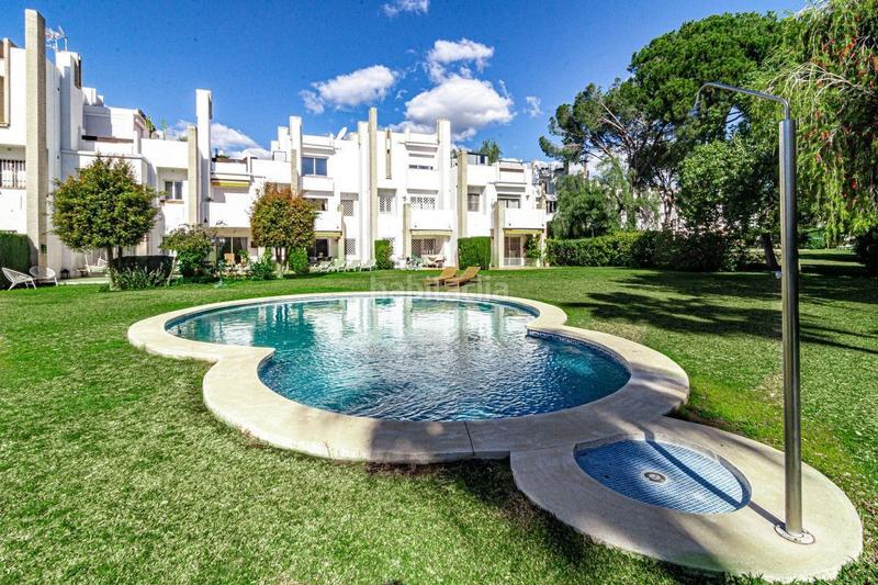 Foto 15e1f1b1-9515-42f1-adaf-6653b04b9a25. Lloguer casa adossada amb calefacció piscina a Las Brisas Marbella