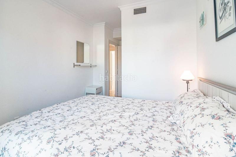 Foto 3c7428bb-0971-400f-8685-270526c4c0f1. Rent semi detached house with heating pool in Las Brisas Marbella