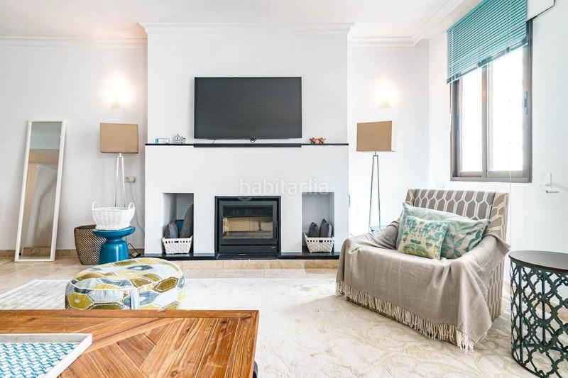 Foto 6e3f8d04-f0ae-4002-ba8a-1068ced2b561. Rent semi detached house with heating pool in Las Brisas Marbella