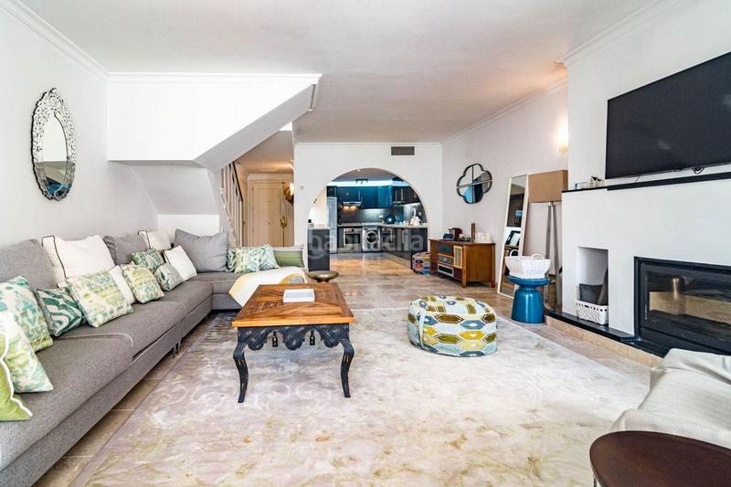 Foto 8074337f-64ad-4a48-b19a-d7ac4fca46f1. Rent semi detached house with heating pool in Las Brisas Marbella