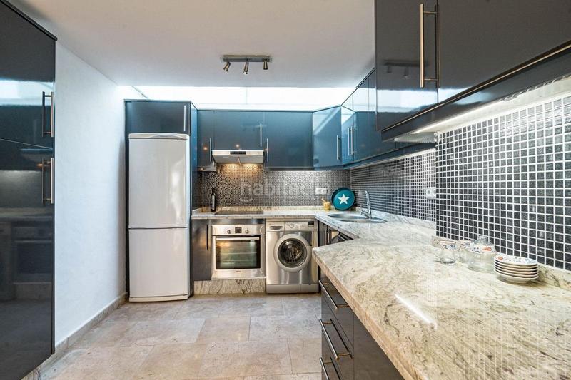 Foto e8bde28d-b735-41fd-a1f0-12f7e2aa7b42. Rent semi detached house with heating pool in Las Brisas Marbella