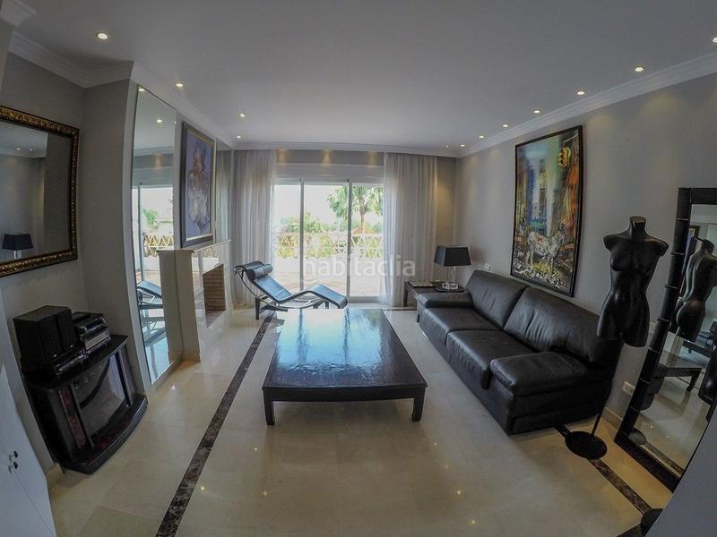 Foto 471d0ae6-72ad-41b7-9837-d85bae83d920. Chalet mit heizung pool in Sierra Blanca Marbella