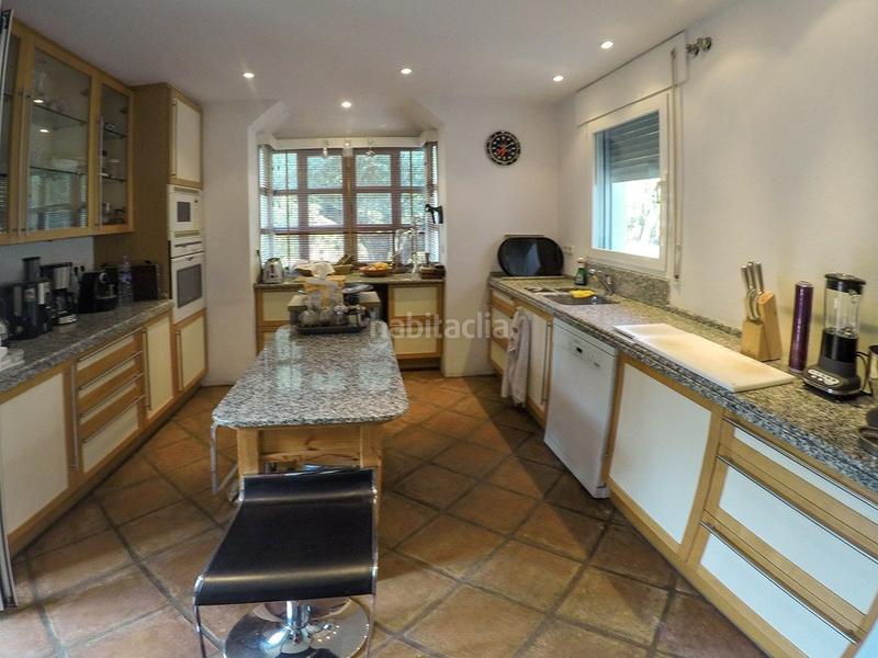 Foto 673ee17c-3ddd-4439-b12d-8644127ba6d0. Chalet mit heizung pool in Sierra Blanca Marbella