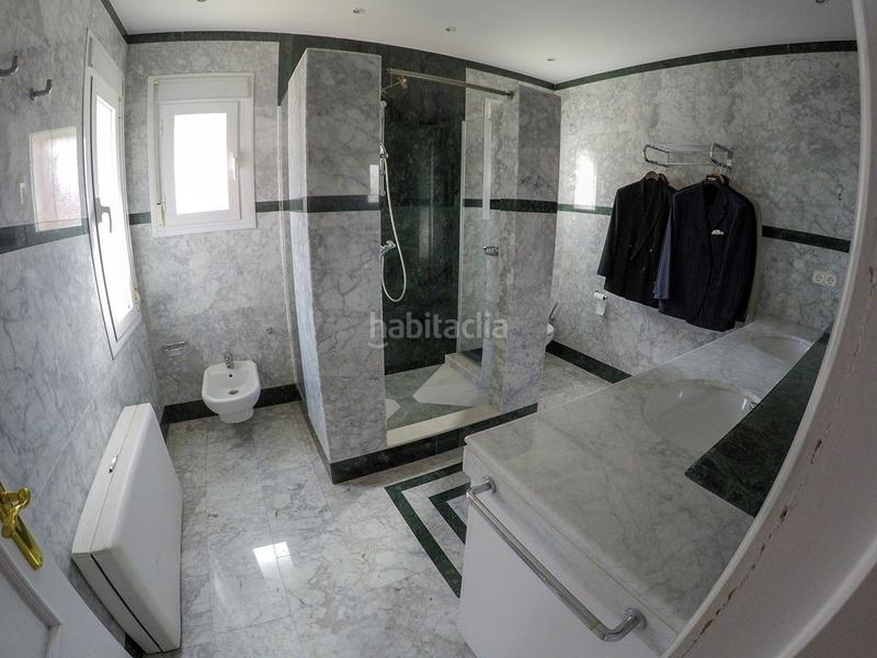 Foto 97498dd3-ed3e-454e-b15d-64d5c4bebc3c. Chalet mit heizung pool in Sierra Blanca Marbella