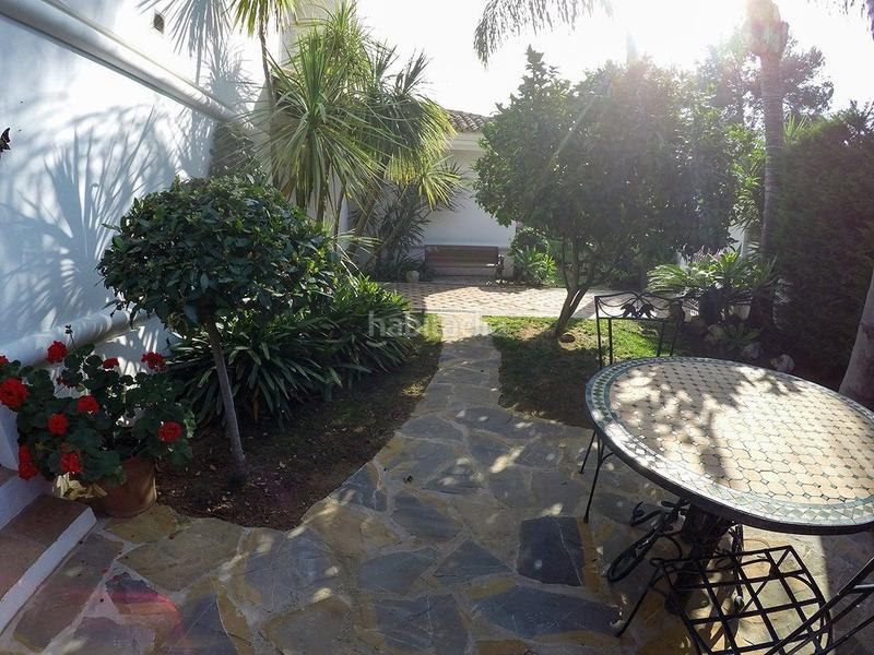 Foto ebbde4bb-e788-4b57-b32d-18ccea5ba812. Chalet mit heizung pool in Sierra Blanca Marbella