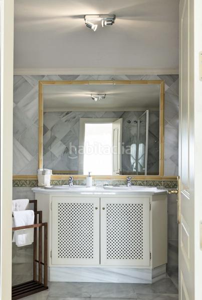 Foto ae28ea07-f0e0-444e-a2e6-9e25351b6e83. Piso selectas viviendas en un entorno exclusivo en Benahavís