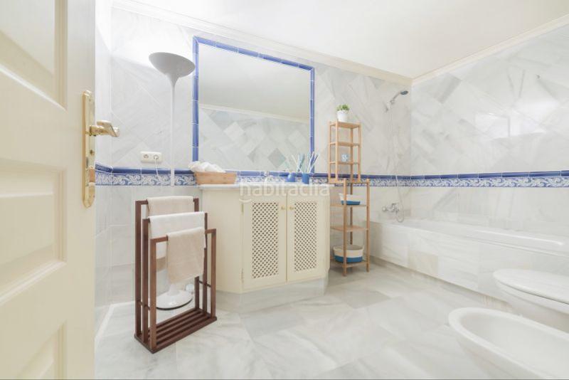 Foto f0e89575-5e30-4a73-ae4b-8dc2c51db2f7. Piso selectas viviendas en un entorno exclusivo en Benahavís