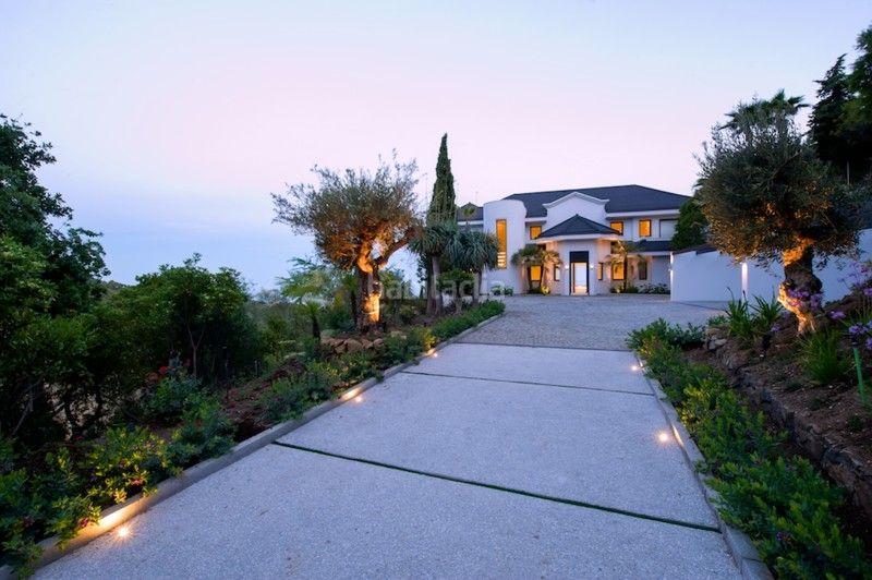 Foto 049a16bd-84a8-47ca-ba12-110a80c8e458. Chalet with heating pool in La Zagaleta Benahavís