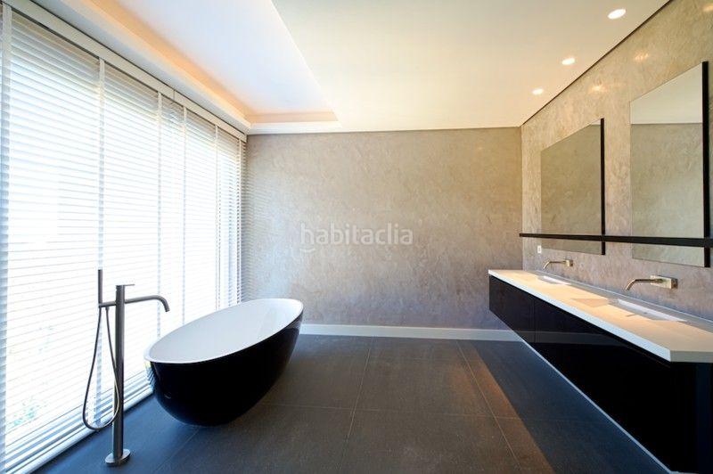 Foto 233e6c1e-6742-4f5d-98df-f4f2aa0c9c90. Chalet with heating pool in La Zagaleta Benahavís