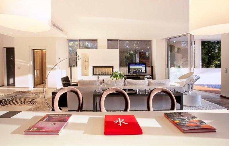 Foto 0db6b2ee-40f7-4aee-ac37-8c18f5002e55. Chalet espectaculares villas de lujo de obra nueva en Marbella