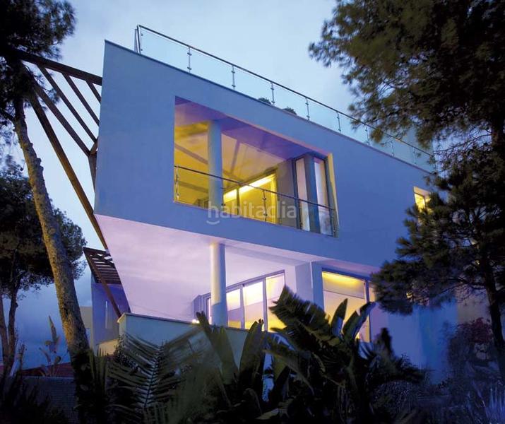 Foto c5147e7f-7a65-48c8-a50b-ebdcd1ec1023. Chalet espectaculares villas de lujo de obra nueva en Marbella