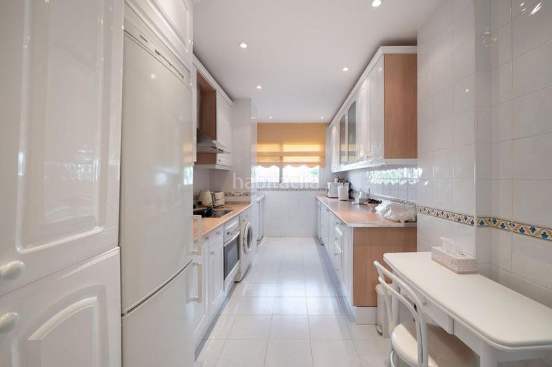 Foto 1f7cfb82-8630-493c-9bb1-d6cff167fae8. Location appartement avec chauffage piscine dans Bel - Air Estepona