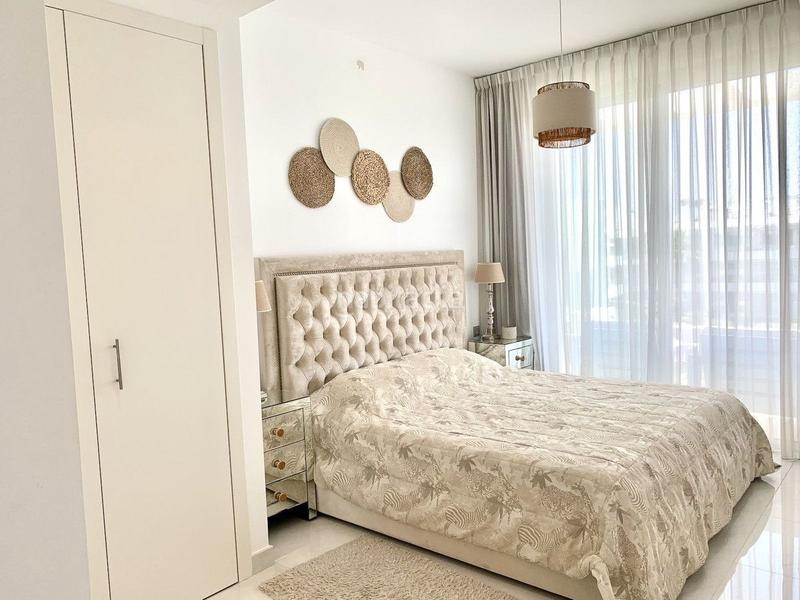 Foto 08a6ca9f-c26f-496f-983c-079919ec4ba6. Rent penthouse with heating pool in Bel - Air Estepona