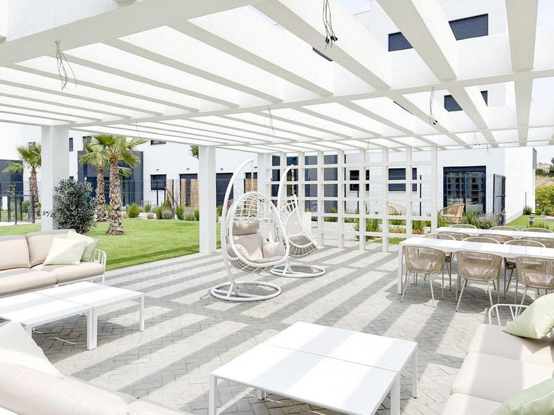 Foto b45d8e73-4463-421c-96ef-b01820695c36. Rent apartment with heating pool in Bahía Dorada Estepona