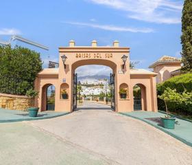 Casa en Los Naranjos. Estupenda casa pareada en nueva andalucía, marbella