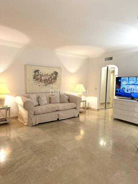 Foto 4a4c5fe6-e59e-48ba-b7c4-cdd67ae00e0b. Alquiler ático estupendo ático en Seghers Estepona