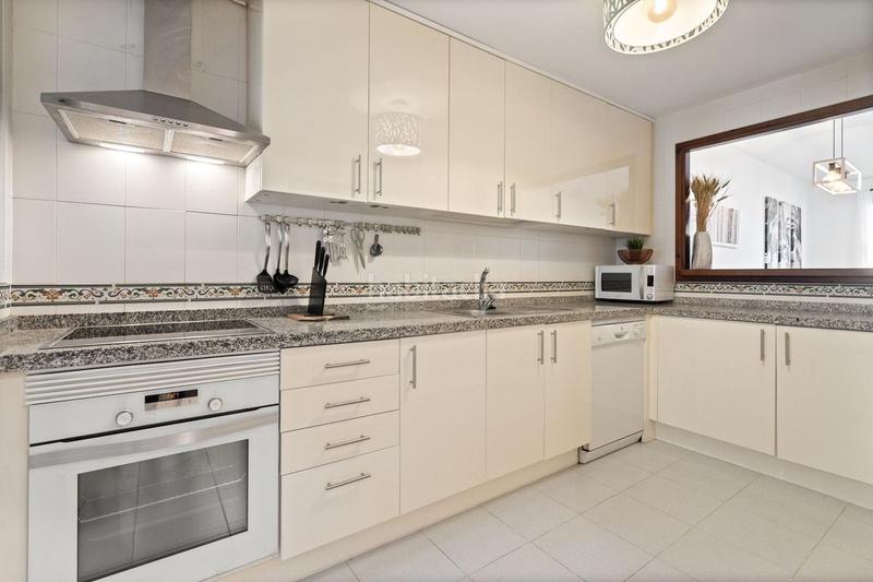 Foto 63854cb3-fe47-45c4-bee6-98a23e62ed81. Alquiler apartamento estupendo apartamento en La Duquesa, en Manilva