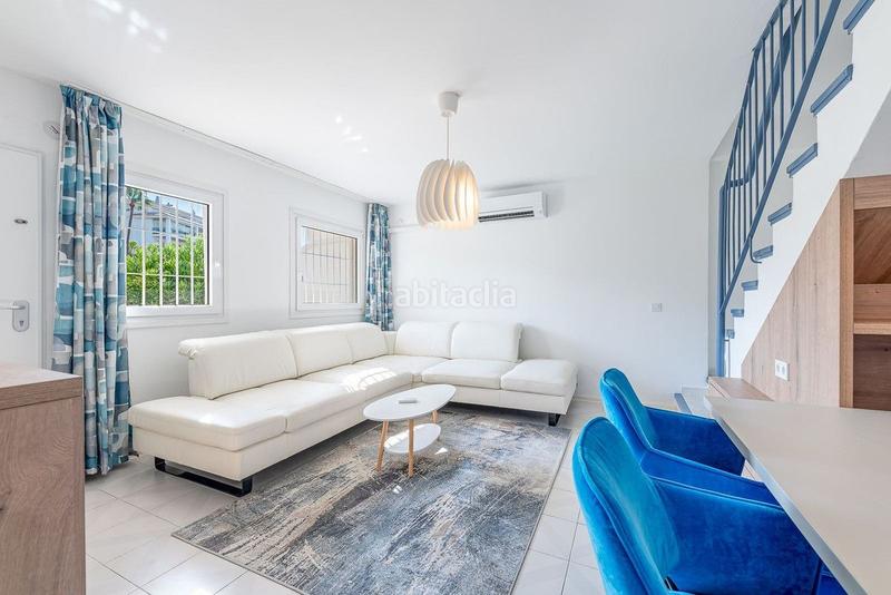 Foto 74a7d1cb-90f9-44a1-84d4-e04a16735e1c. Alquiler dúplex estupendo apartamento en Calahonda, costa en Mijas