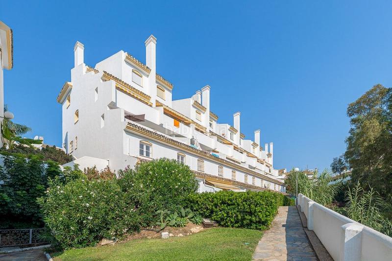 Foto 69b94e8d-cef8-4794-a265-dba120130df1. Lloguer dúplex amb calefacció piscina a Calahonda Mijas