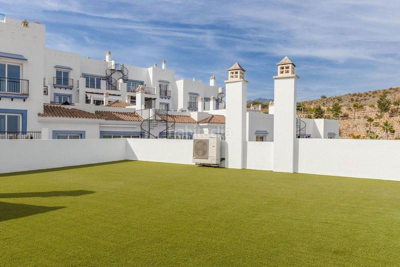 Foto 0bcd258e-786d-46f5-9b47-d2484067c8b8. Rent penthouse with heating pool in El Paraíso Benahavís