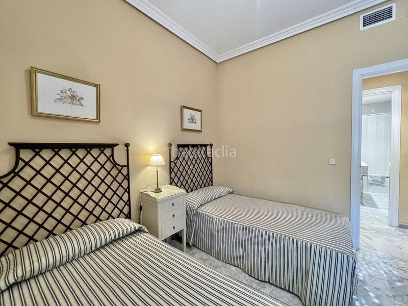 Foto 2310acd1-c1d3-45c4-8615-d11a6b3d2fe6. Miete appartement mit heizung pool in La Carolina - Guadalpín Marbella