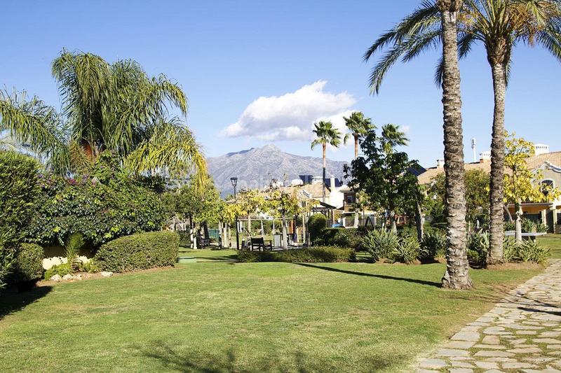 Foto d056441b-83b0-4c57-81fe-298e35030c82. Miete reihenhaus mit heizung pool in Guadalmina Alta Marbella