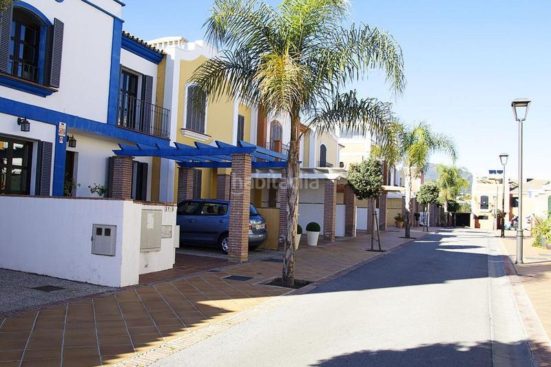 Foto 3dcb071d-81a9-40c5-9c2e-acacb2283a16. Rent semi detached house with heating pool in Guadalmina Alta Marbella