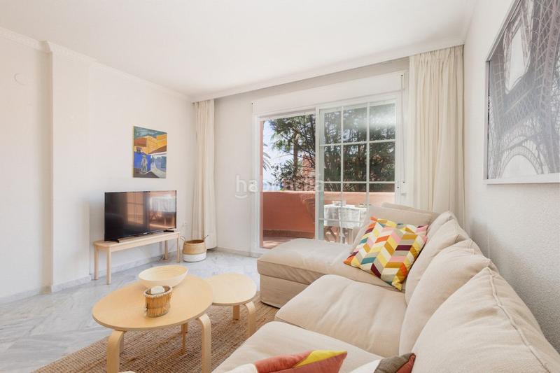 Foto fea45963-a649-4dca-865c-2a537a074185. Alquiler apartamento estupendo apartamento en Costabella, en Marbella