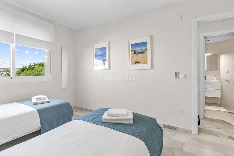 Foto 1c0fd202-59b6-498e-881a-0da5b746c3be. Lloguer apartament amb calefacció piscina a puerto de Estepona Estepona