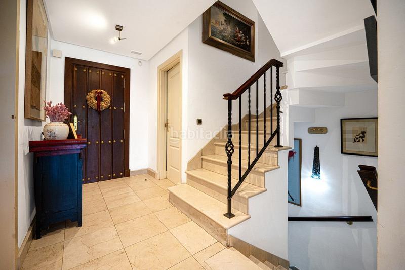 Foto 378a7b28-56ed-45b6-b5ef-a36cf430a48e. Alquiler casa adosada fantástica casa adosada en milla de oro, en Marbella