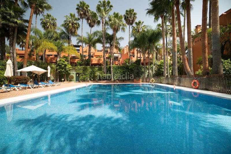 Foto 402a77ec-0588-49d3-a7c9-9e2be8b4139b. Alquiler casa adosada fantástica casa adosada en milla de oro, en Marbella