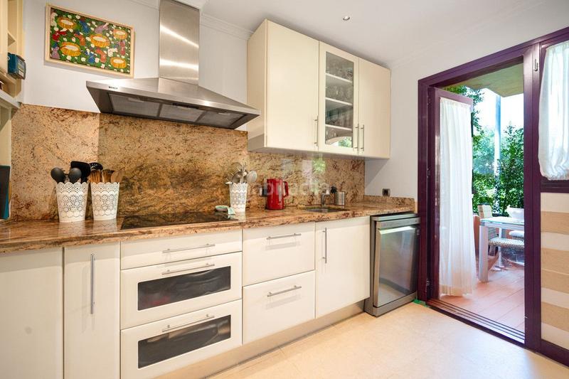 Foto 79d7d6e9-677f-4239-8563-b823badc2379. Alquiler casa adosada fantástica casa adosada en milla de oro, en Marbella