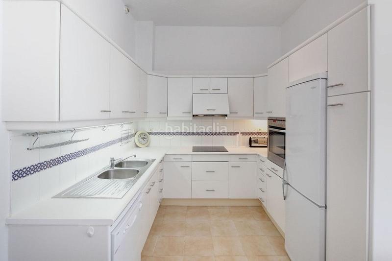 Foto ee9fc927-6f3f-4451-9f3d-8f5ffd064c4c. Alquiler apartamento estupendo apartamento en atalaya, en Estepona