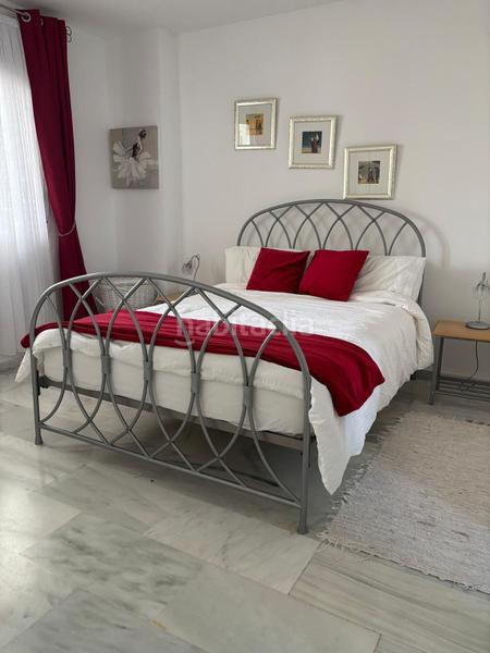 Foto 6c5ef638-cd7f-45c6-b6d7-5f67f4e8d789. Lloguer apartament amb calefacció piscina a La Dama de Noche - La Alzambra Marbella