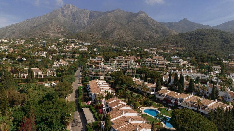 Foto 239aad6b-bd9e-41f8-bbfe-72643f04d458. Lloguer apartament amb calefacció piscina a Nagüeles Alto Marbella