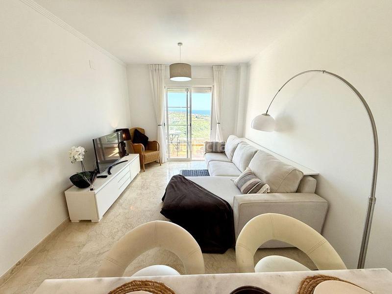 Foto 38b9c5e9-1b16-41c8-980e-6c2c8ee0cc83. Rent penthouse with heating pool in Chullera Manilva