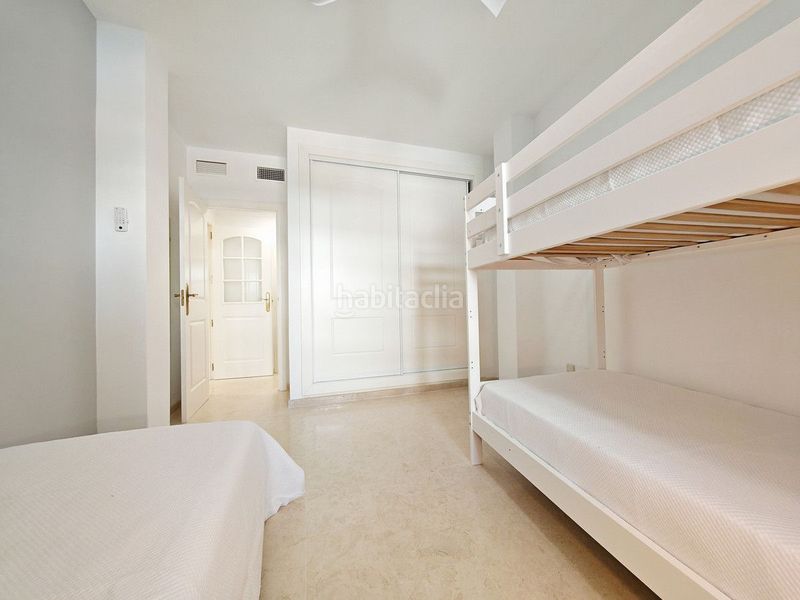 Foto 92e9e686-7397-4df6-b2d9-7f74e5da50a7. Lloguer apartament amb calefacció piscina a Elviria Marbella