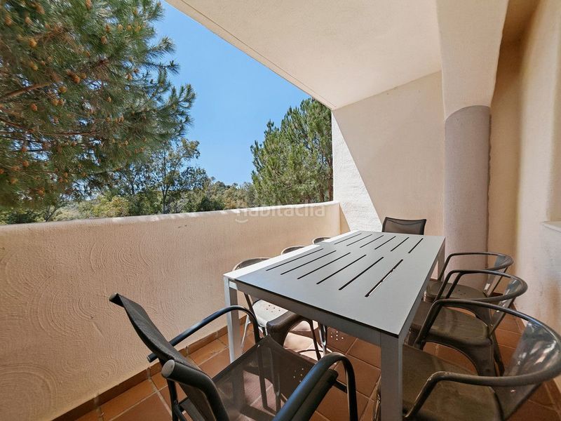 Foto c353e35e-db39-46ef-ae08-1978f962ba00. Lloguer apartament amb calefacció piscina a Elviria Marbella